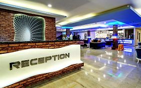 Diamonds Hotel